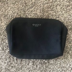 Gucci Mens Microguccissima Black Toiletry Bag – Queen Bee of Beverly Hills